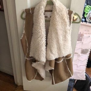 Faux fur vest - tan and white